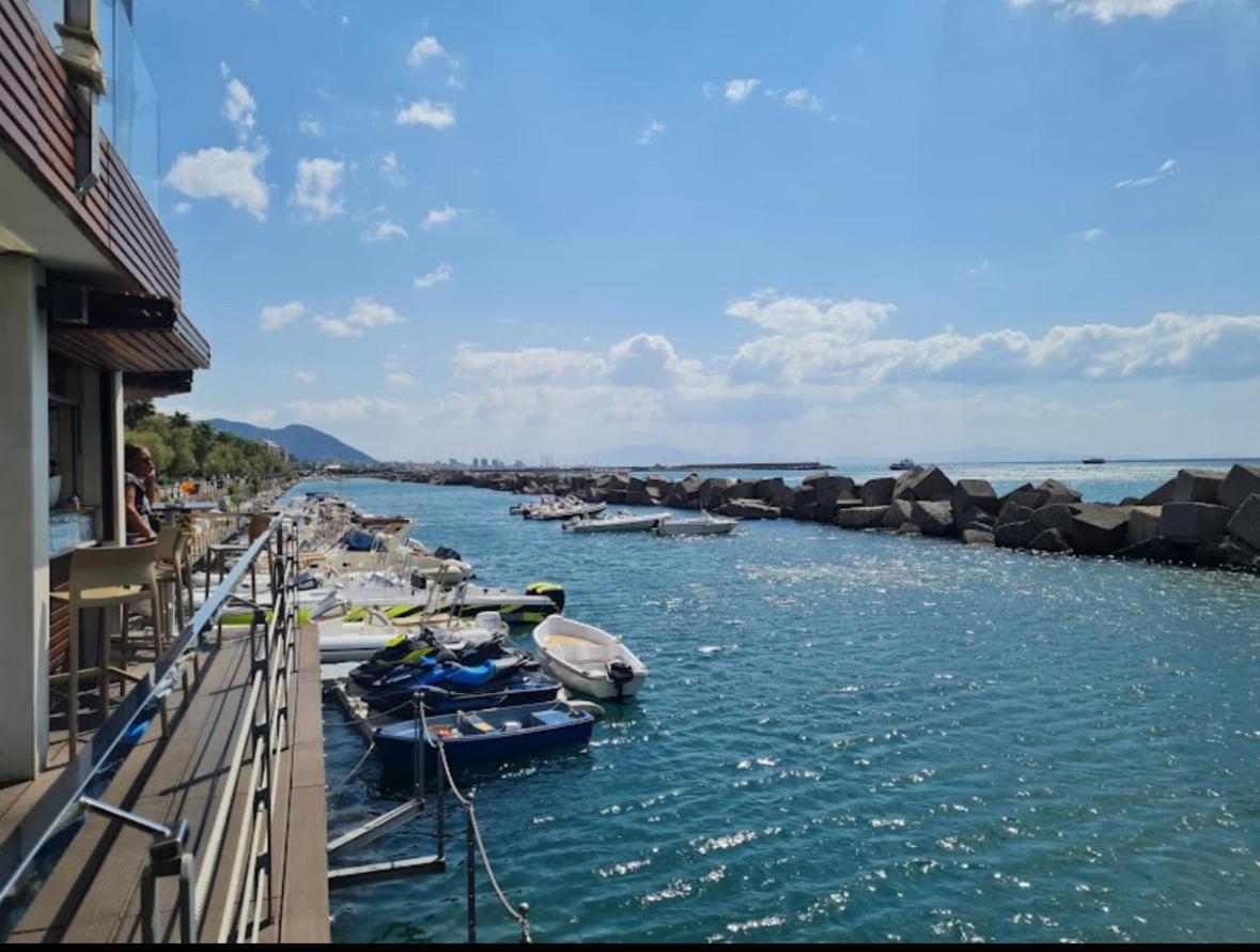 Апартаменты Salerno Mare E Luci Экстерьер фото